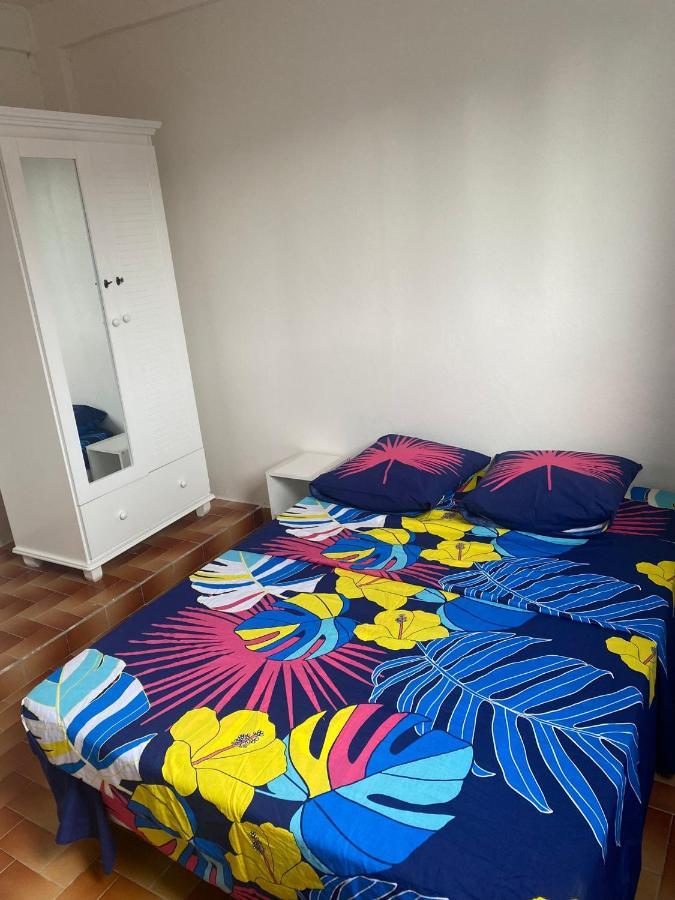Appartement A Proximite De La Plage Du Bourg ! Sainte-Anne  Kültér fotó